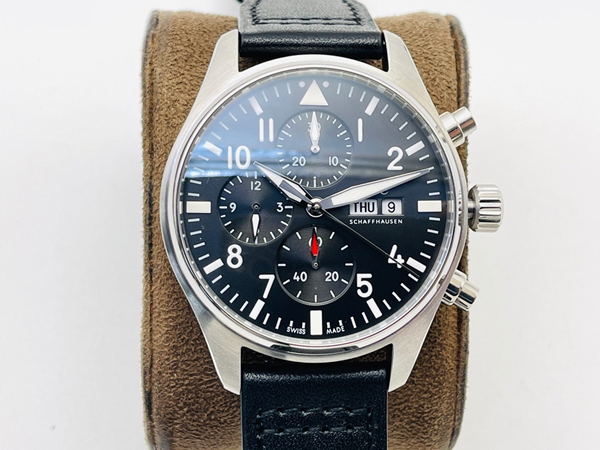 アイ・ダブリュー・シー正面デザイン